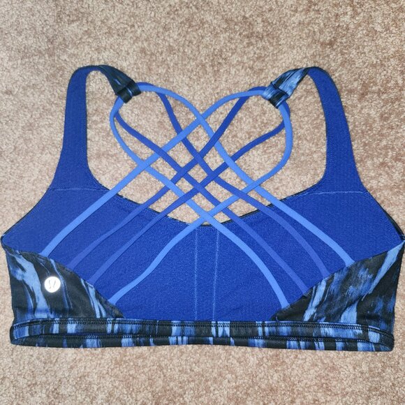 Lululemon FREE TO BE WILD Bra.🖤💙 - Picture 2 of 3